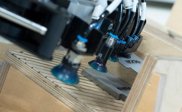LVD Dyna Cell robotizuota lenkimo cele min