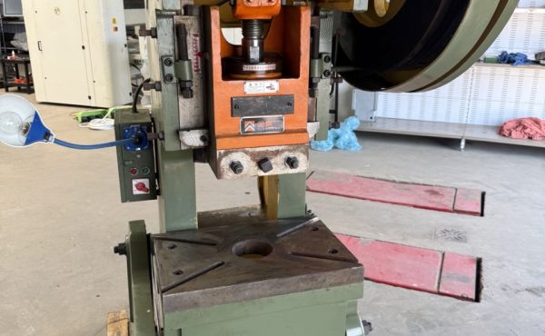 Metalo štampavimo presas 25T JINAOLAN ALP-25J / #310
