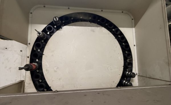 Apdirbimo centras HYUNDAI WIA F400 CNC / #312