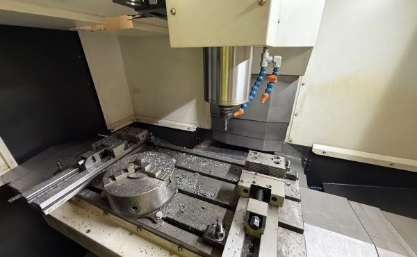 Apdirbimo centras HYUNDAI WIA F400 CNC / #312